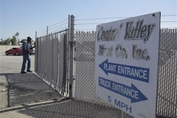 Mnet 28135 Slaughterhouse Video