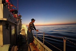 Mnet 115705 Ci8 29photo Japan Lead