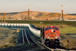 Mnet 116812 Hero Unit Train