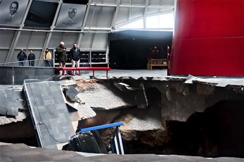 Mnet 32716 Corvette Sinkhole2 0