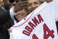 Mnet 33252 Red Sox Selfie