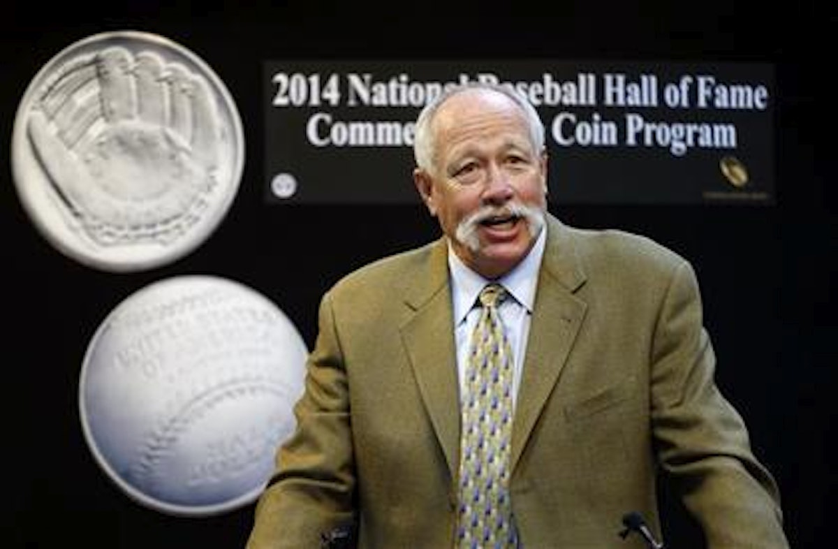 Goose Gossage Visits Mint To Check Out Curved Coin | Manufacturing.net