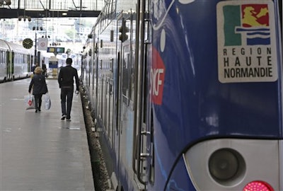 Mnet 33976 Paris Train