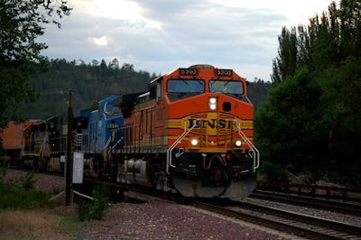 Mnet 36041 Bnsf Train Crossing Beaver St