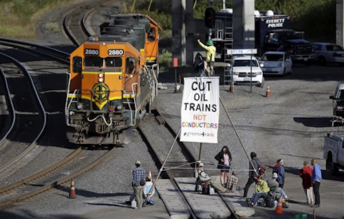 Mnet 118393 Oil Train Protest Lg