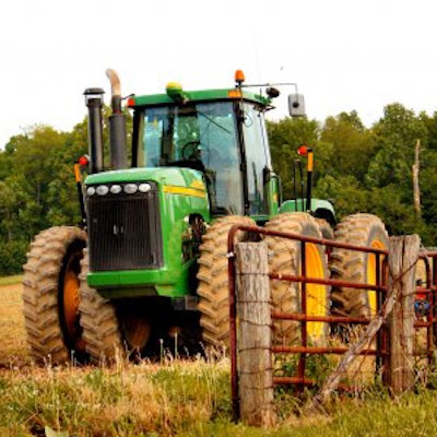 Mnet 38423 Big Farm Tractor After Plowing W490 H350 1