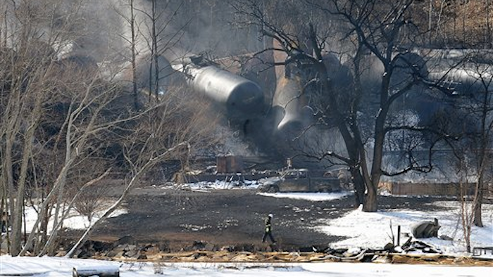 Mnet 120090 Oiltrainderail2