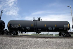Mnet 43107 Oil Trains jpeg 0a579 306x203