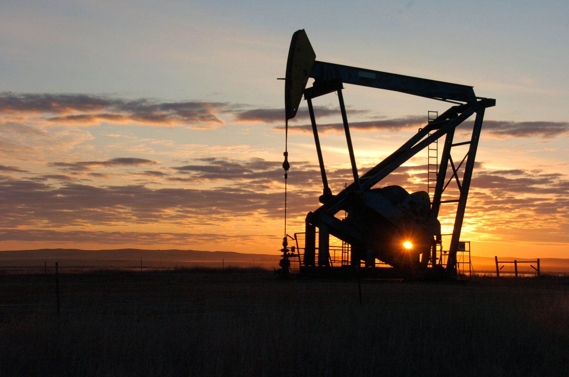 Mnet 45726 Oil Derrick Bakken 0