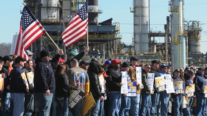 Mnet 45256 635589979477299435 Ap Refineries Strike 70626818