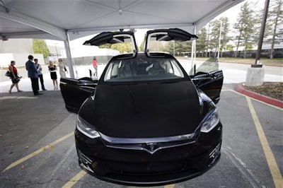 Mnet 171399 Tesla Model X 2