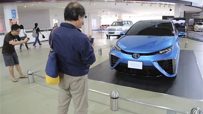 Mnet 171543 Toyota Fuel Cell Vehicle Fcv