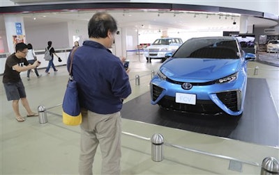 Mnet 189611 Toyota Fuel Cell Vehicle Fcv 0
