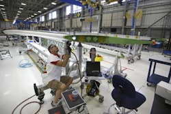 Mnet 49671 Boeing Worker Ap