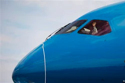 Mnet 49921 Boeing Up Close