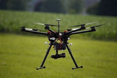 Mnet 50975 Drone Grass Ap
