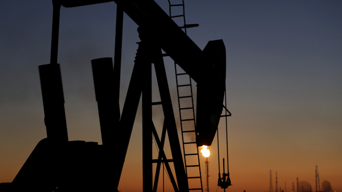 Mnet 122782 Mideast Bahrain Oil P Parr 1