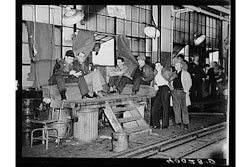 Strikers blocking the window entrance to the plant. (Photo by Sheldon Dick, courtesy of Wikimedia Commons)