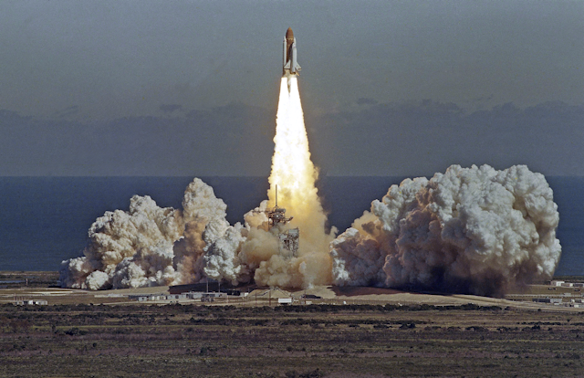 Mnet 172208 Challenger Space Shuttle Ap Photo Thom Baur