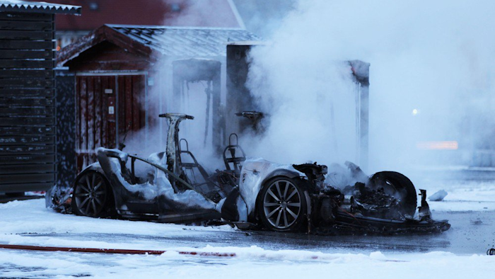 Mnet 55071 Tesla Car Fire Norway