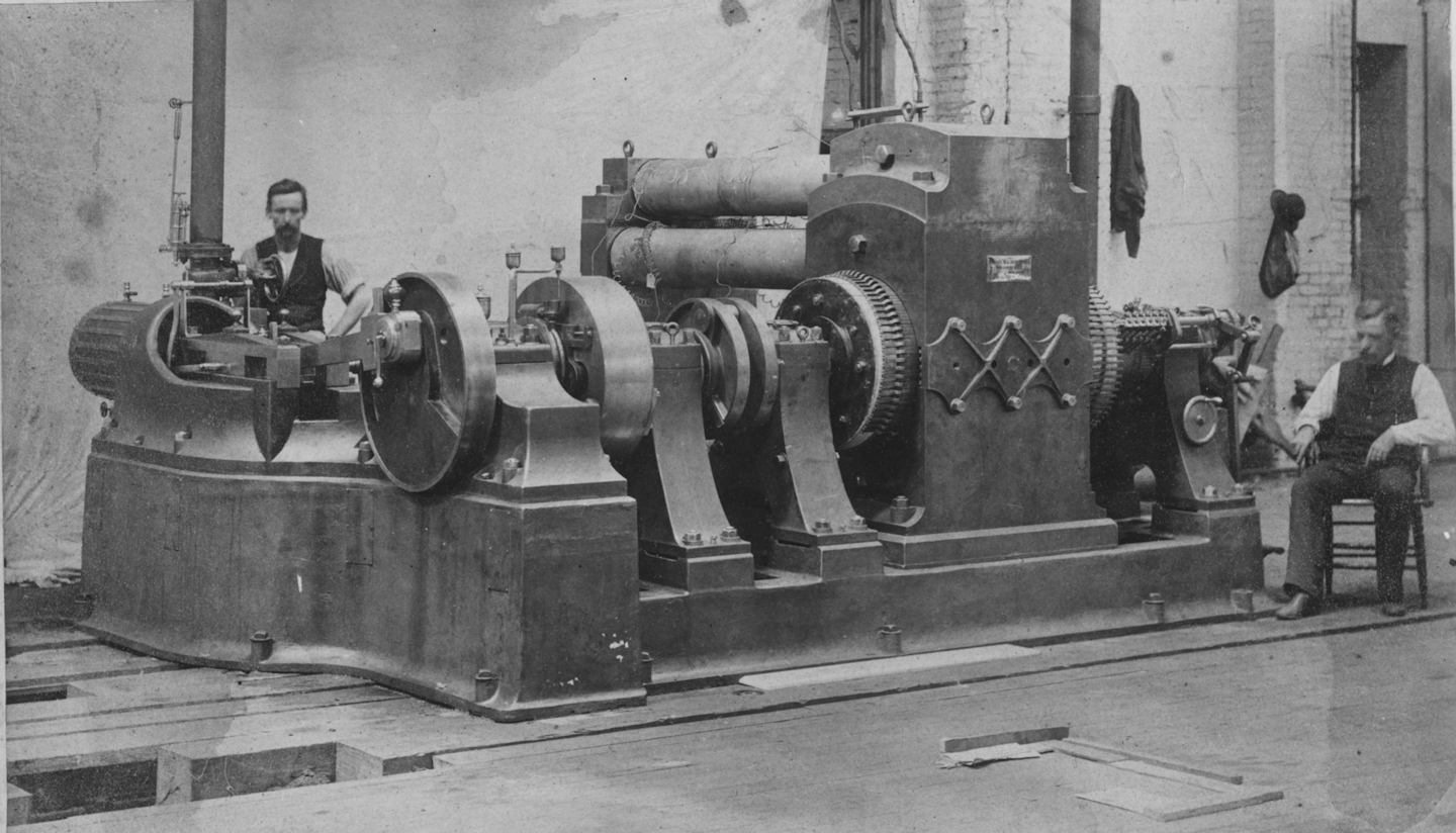 The water pressure inside reaches 4,000 pounds per square inch, more than what’s exerted when a bullet strikes a solid object. The water, which exists in a “supercritical state,” is heated to 1,112 degrees Fahrenheit (600 degrees Celsius). Above: Edison’s “jumbo dynamo” at the wold’s first power station in Lower Manhattan. The power plant’s efficiency was just 1.6 percent. (Image credit: Museum of Innovation and Science Schenectady via GE.)