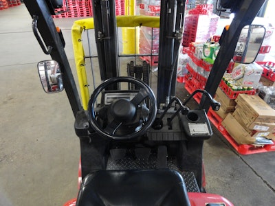 Mnet 122982 Forklift