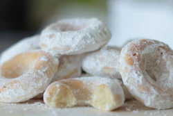 Mnet 122983 Whitedoughnuts