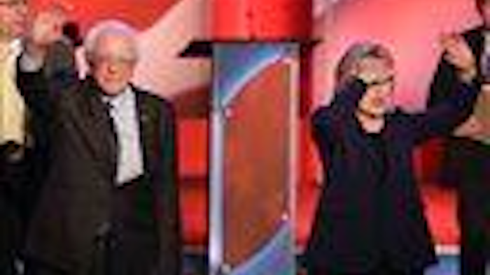 Mnet 60341 Dem 2016 Debate Sanders Clinton Ap Tn