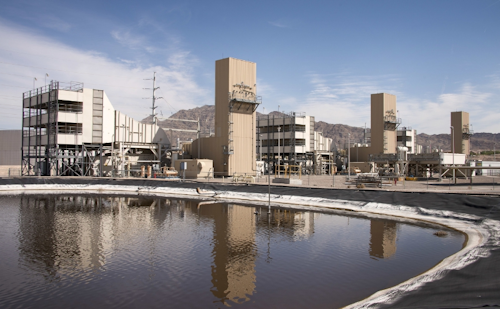 NV Energy's Sun Peak Generating Station team in Las Vegas works 25 years without a lost-time accident. Remarkable achievement, considering power plant environment of high temperatures, high pressures and high voltages. Team achieves one of the best safety records in the nation. (PRNewsFoto/NV Energy)
