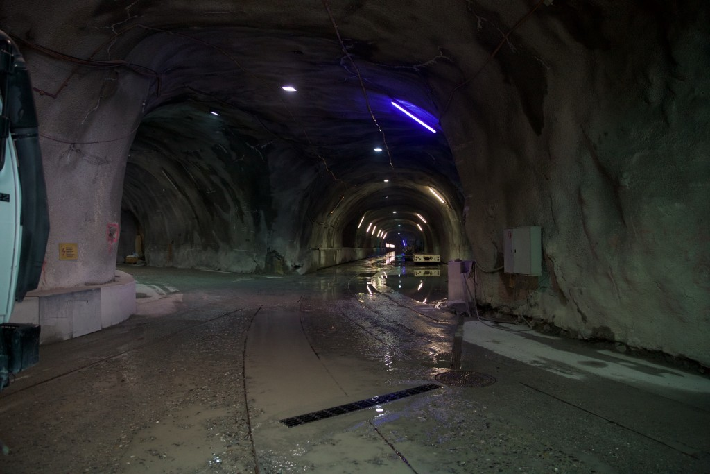 The mountain is riddled with massive tunnels many miles long. (Image credit: GE Reports/Tomas Kellner)