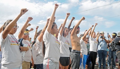 Mnet 124193 Pipeline Protesters Parr
