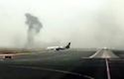 Mnet 124373 Mideast Emirates Plane Ap Tn