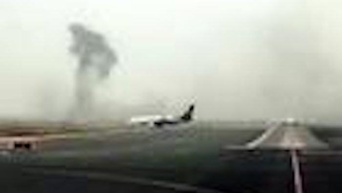 Mnet 124373 Mideast Emirates Plane Ap Tn