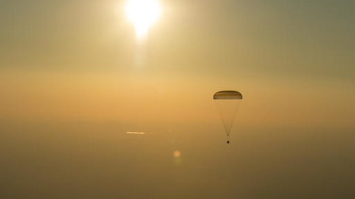 Mnet 87836 Space Station Landing