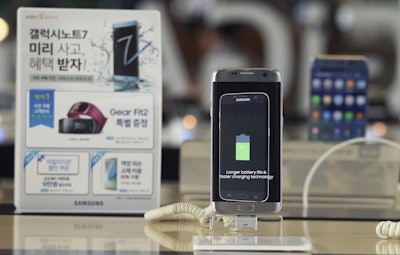 Samsung Electronics recommended South Korean customers to stop using the new Galaxy Note 7 smartphones, which the company is recalling worldwide after several dozen of them caught fire. (AP Photo/Ahn Young-joon)