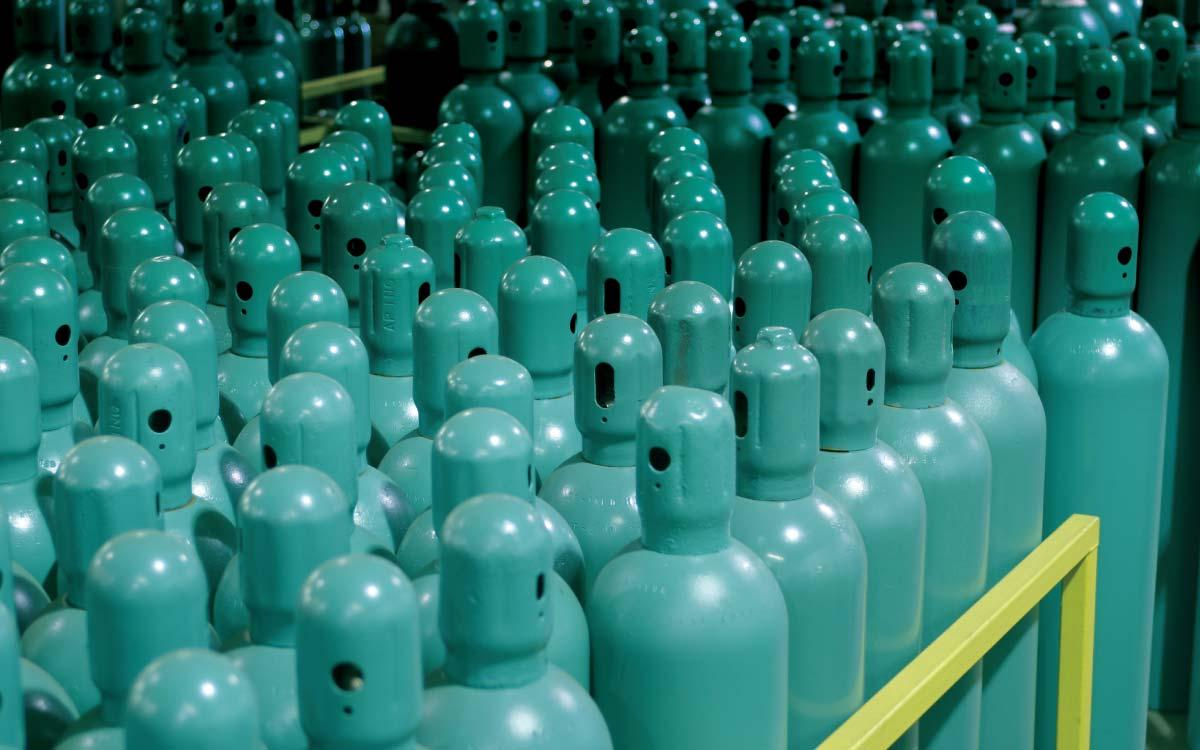 Трифторид хлора прожигает стекло. Трифторид хлора защита. Молекула трифторида бора. Трифторид хлора горение. Фторид хлора структура молекулы.