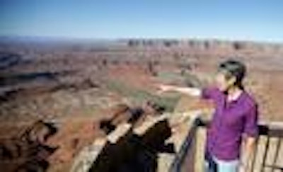 Mnet 124991 National Monument West 49621 Ap Tn