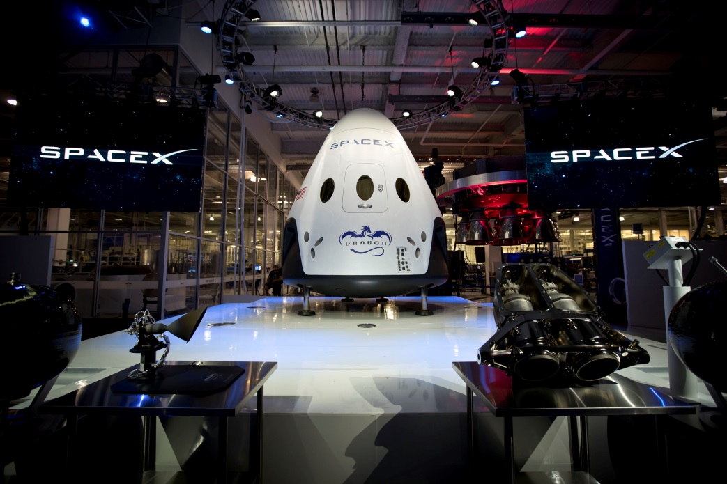 Mnet 103316 Spacex Dragon 2