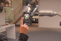 Mnet 192986 Hololens Use 0