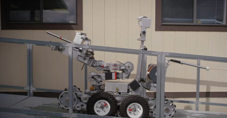 Mnet 105821 Bomb Robot