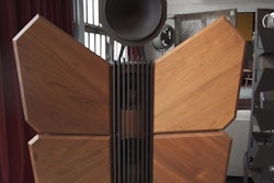 Mnet 193264 Speakers