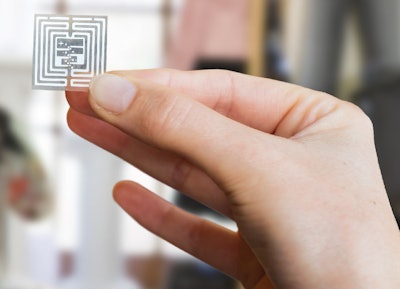 Mnet 193393 Gs1 Us Epc Rfid Chip Hand Image 0