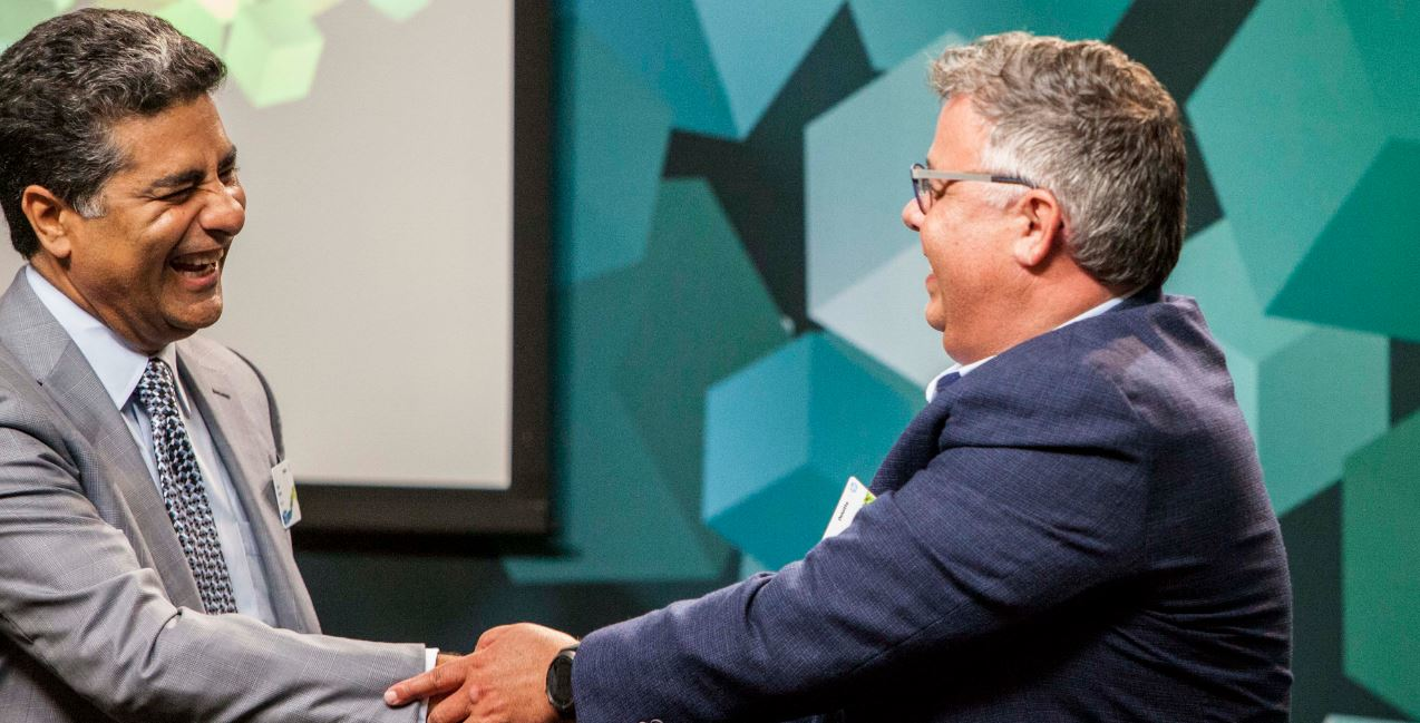 Deloitte CEO Punit Renjen (left) and HP CEO Dion Weisler at Thursday's press conference (HP Inc.)