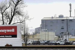 This Jan. 18, 2011, file photo, shows the Honeywell Specialty Materials plant in Metropolis, Ill. Honeywell is spinning business worth more than $7 billion, but holding on to its lucrative defense and aerospace division, the company said Tuesday, Oct. 10, 2017. (Steve Jahnke/The Southern Illinoisan via AP, File)