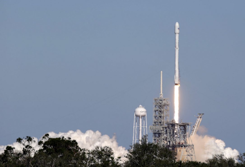 Mnet 109146 Spacex Rocket Launch Ap Large