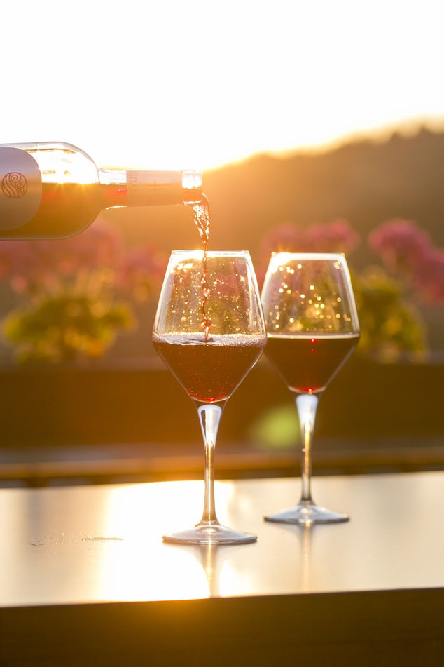 Mnet 126184 Winepour
