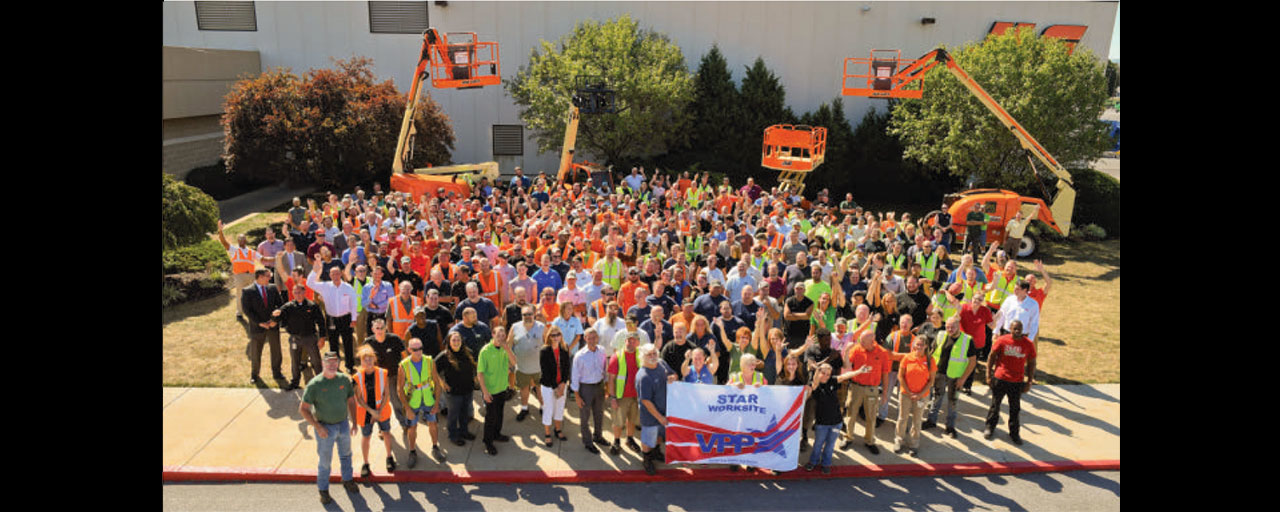 In 2016, JLG’s Shippensburg and Bedford, PA facilities achieved VPP STAR Site certification, the highest VPP certification level awarded by OSHA. Here, JLG employees celebrate at a ceremony attended by Oshkosh and JLG executives, OSHA representatives and local dignitaries. (JLG photo)