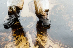 Mnet 126602 Oil Spill Shutterstock