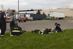 Mnet 126782 Firefighters Matthew Dae Smith Lansing State Journal Via Ap 0