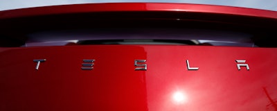 Mnet 176870 Tesla